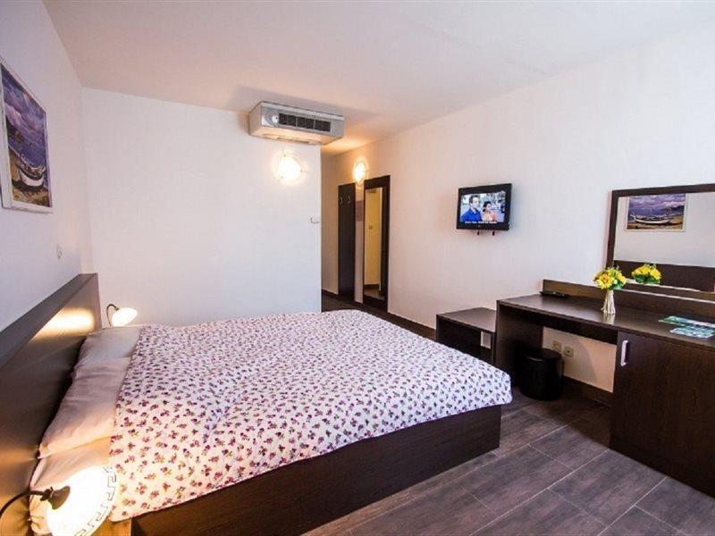 Hotel Omorika プナト エクステリア 写真
