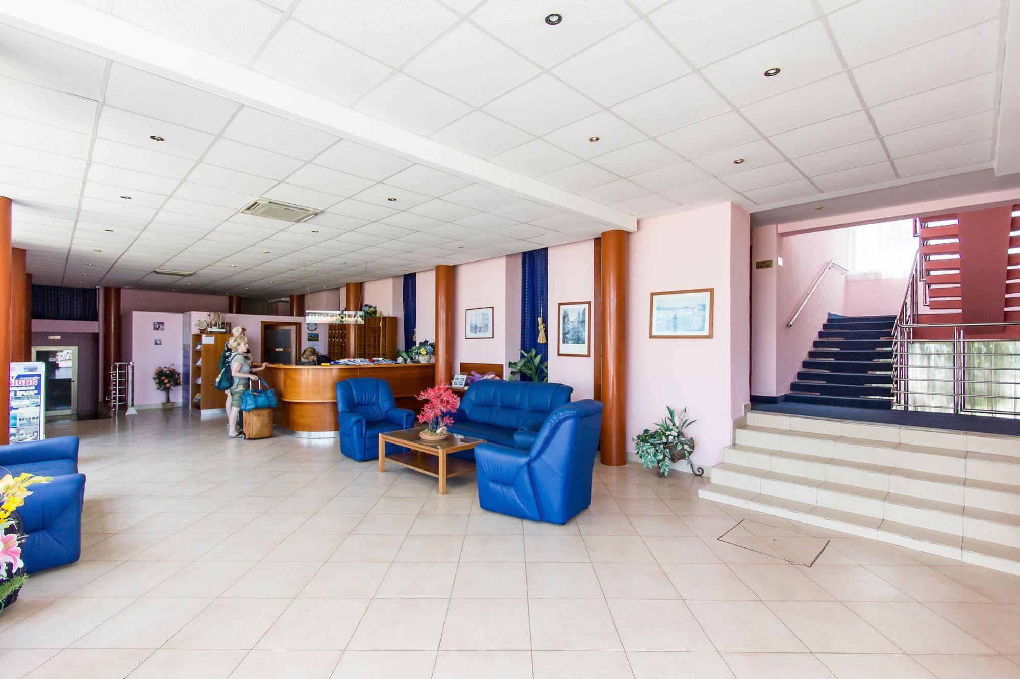 Hotel Omorika プナト エクステリア 写真